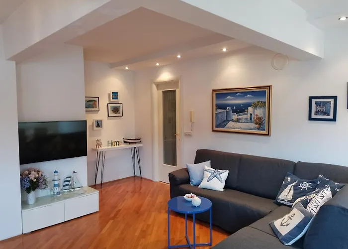 1 Apartmant & 1 Delux Room With Bathroom
