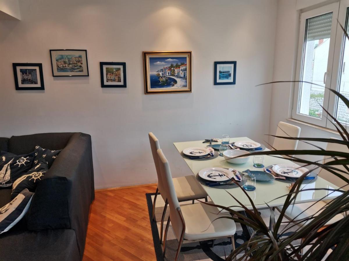 1 Apartmant & 1 Delux With Bathroom Appartamento